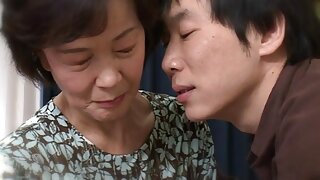 Chàng trai chân thay vì hai cô gái phim hay xxx