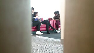 Người đẹp ngồi trên một thủ trên xxxhay net com một tấm gương